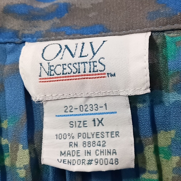 Only Necessities Pleated Semi-Sheer Button Up Blouse Size 1X - Picture 11 of 11